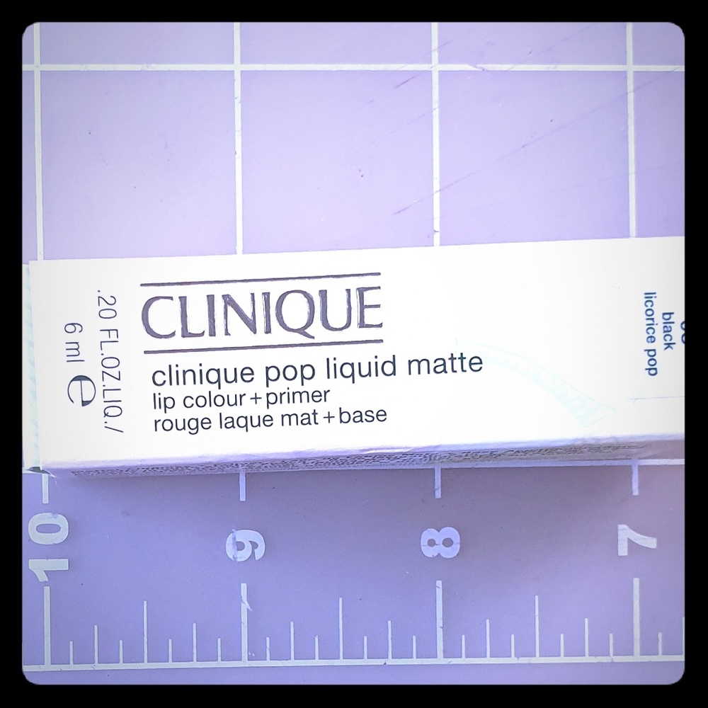 Clinique Lip colour and primer black licorice pop